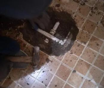 定兴县卫生间漏水维修公司为您分享下卫生间渗水如何处理及注意事项