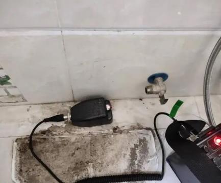定兴县屋顶漏水维修公司分享下卫生间漏水的危害及解决方法
